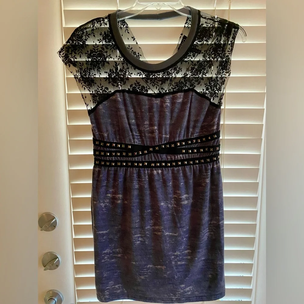 Chic Black and Grey Lace Mini Dress - Picture 1 of 5